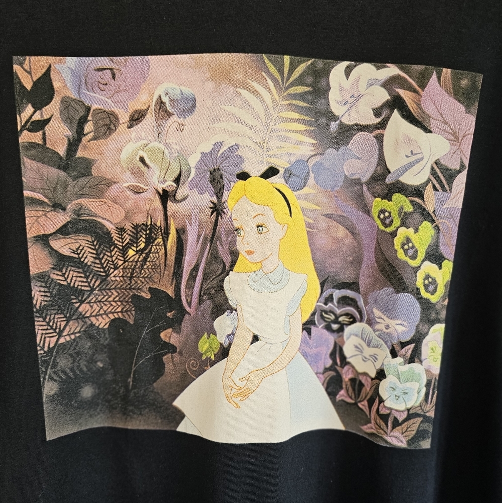 NWT Pretty Little Thing Disney Alice in Wonderland Oversized Shirt M - Picture 3 of 7